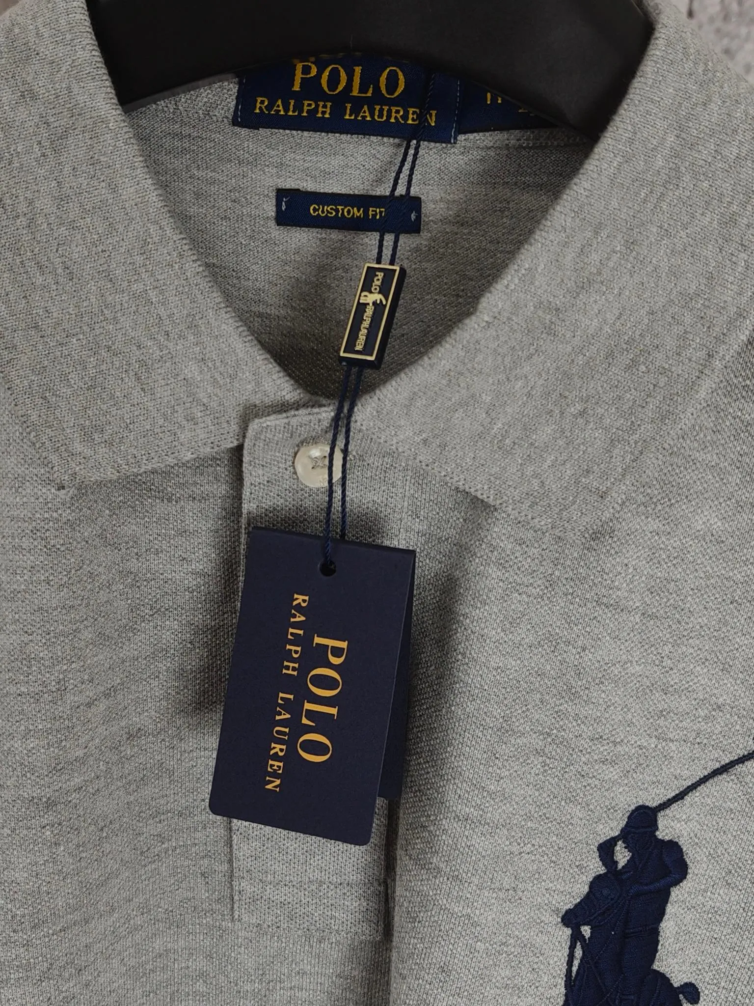 P180 Ralph Lauren large embroidered polo shirt with lapel and short sleeves. High-end quality. Complete with three labels, comfortable and breathable, classic and simple, exquisite and fashionable. The details show high-end quality. Color: black, white, gray, navy. Size: M-XXL